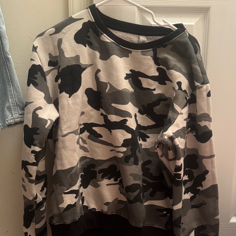 No Comment Camouflage Sweatshirt